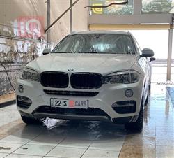 بی ئێم دەبڵیو X6